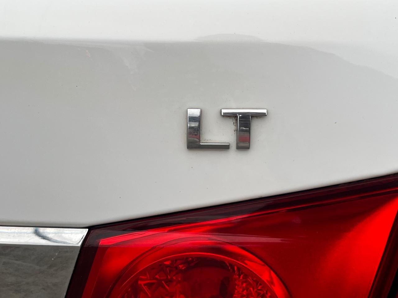 2014 Chevrolet Cruze 1LT- - Photo #8