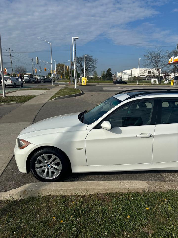 2008 BMW 3 Series 4dr Touring Wgn 328xi AWD - Photo #4