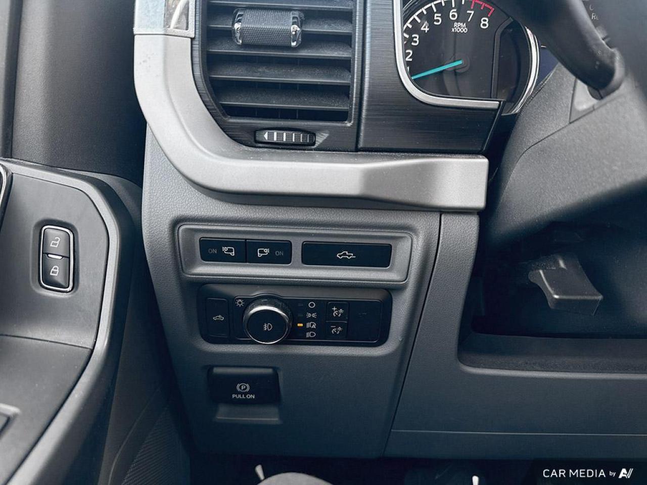 2021 Ford F-150 XLT SPORT / 4WD / CREW CAB / 6.5' BOX / V8 - Photo #14