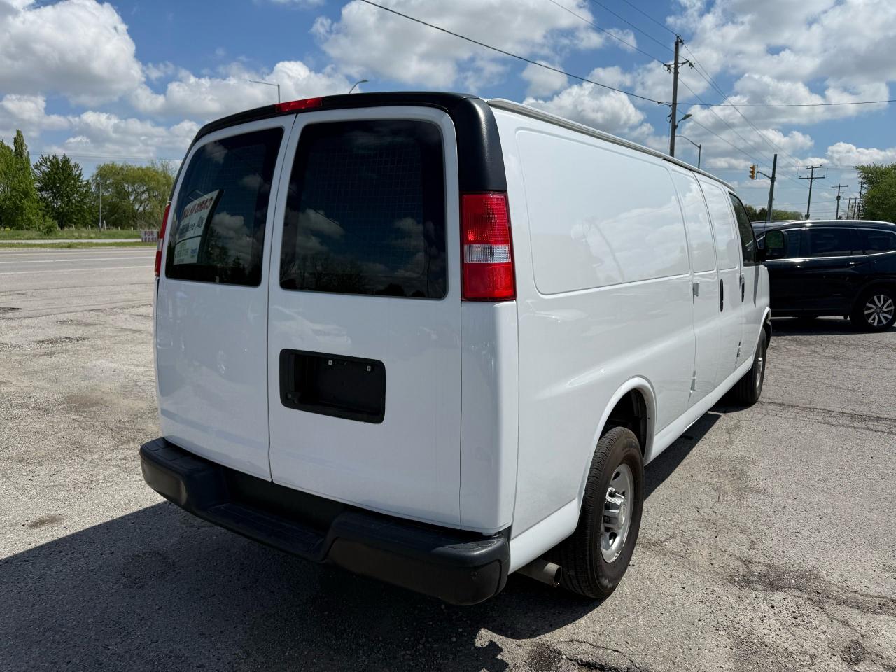 2021 Chevrolet Express Cargo Van 2500 4.3L CERTIFIED Photo3