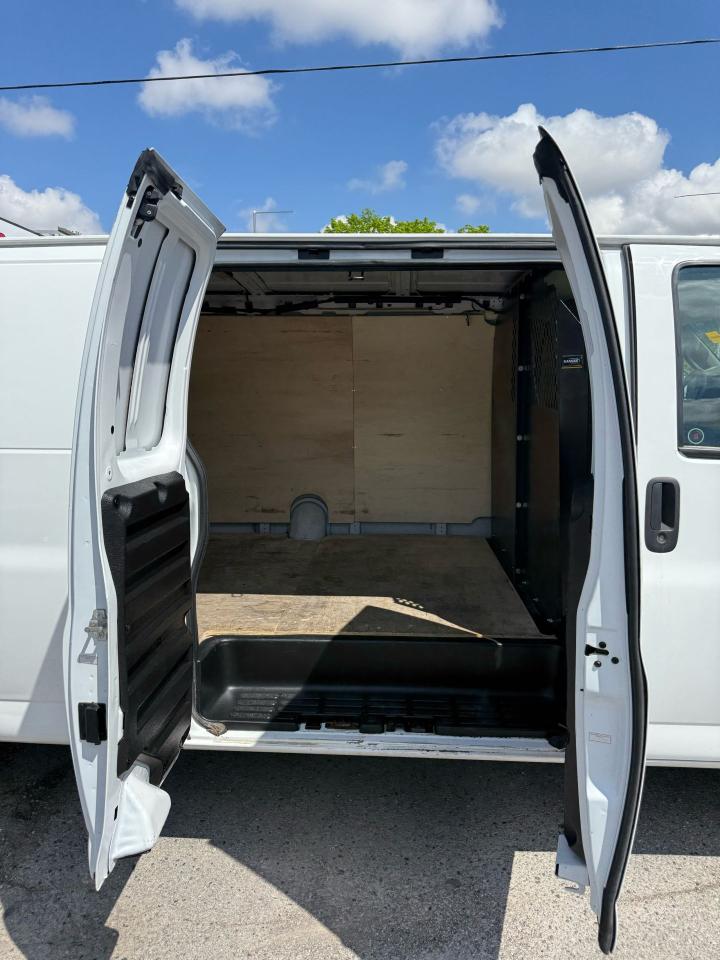 2021 Chevrolet Express Cargo Van 2500 4.3L CERTIFIED Photo13