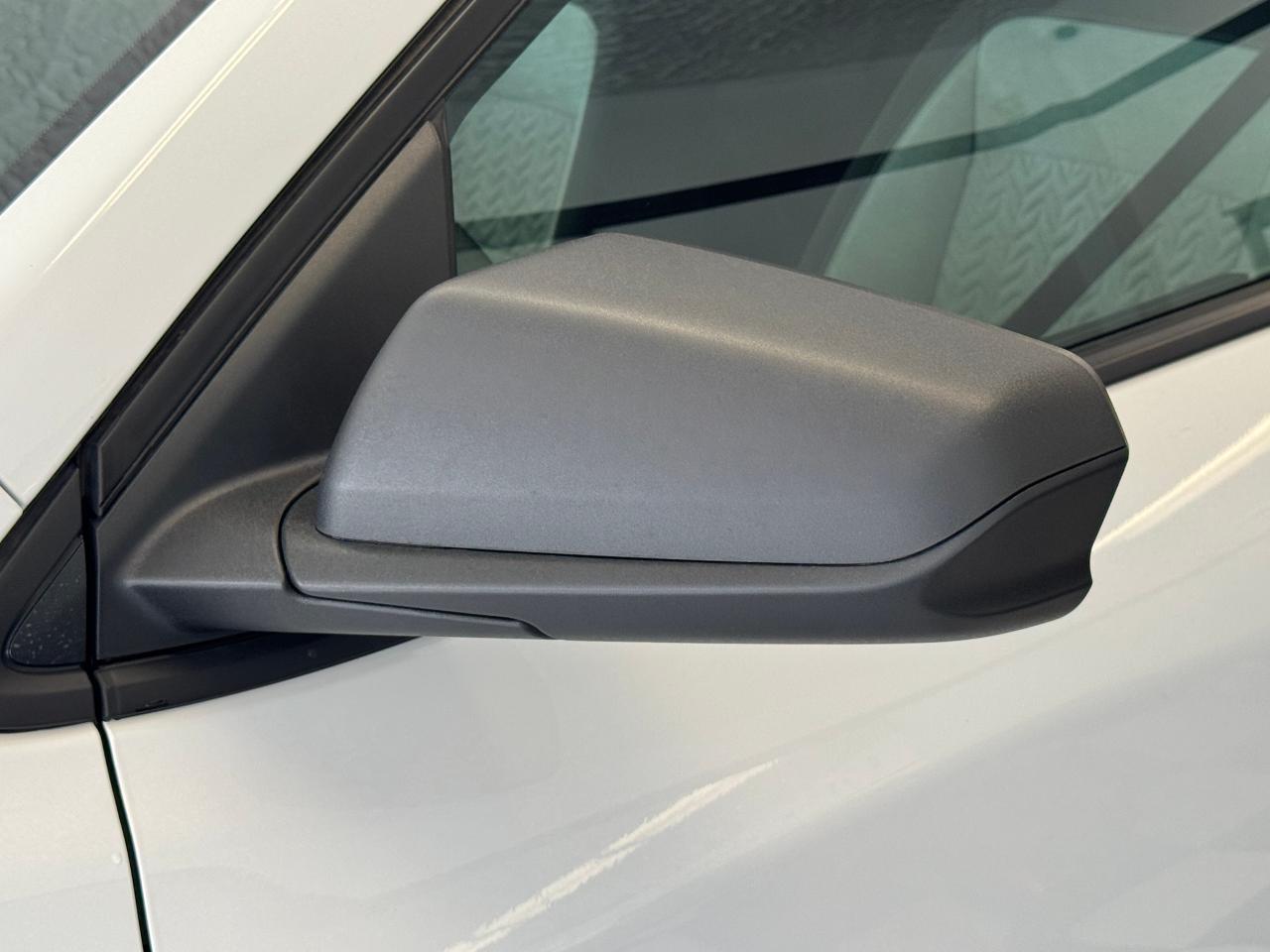 2022 Chevrolet Equinox LS+New Tires & Brakes+Collision Alert+CLEAN CARFAX Photo125