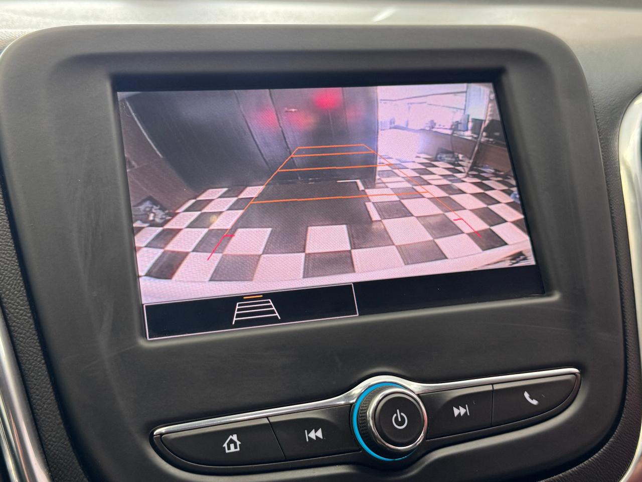 2022 Chevrolet Equinox LS+New Tires & Brakes+Collision Alert+CLEAN CARFAX - Photo #16