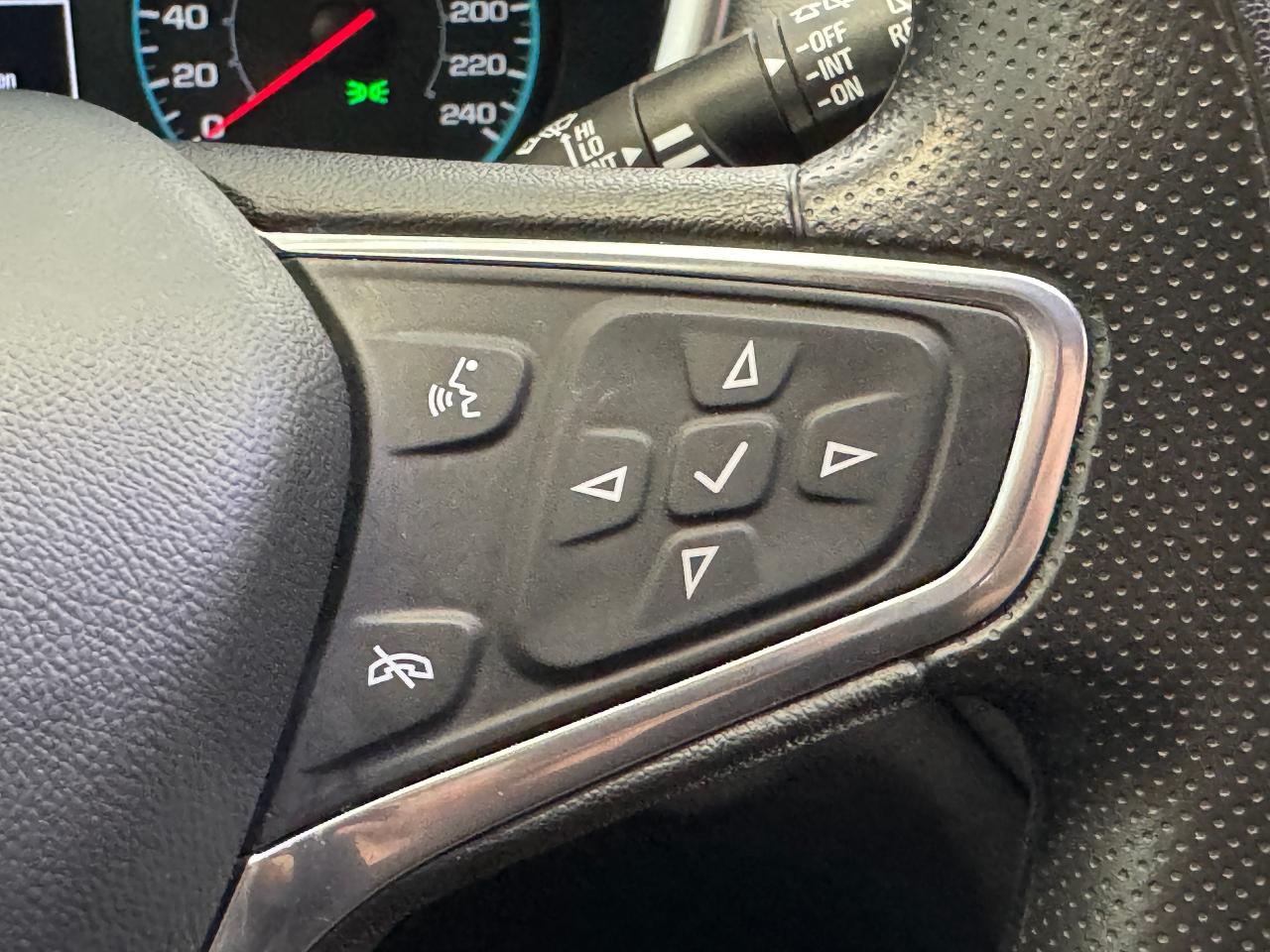 2022 Chevrolet Equinox LS+New Tires & Brakes+Collision Alert+CLEAN CARFAX Photo112