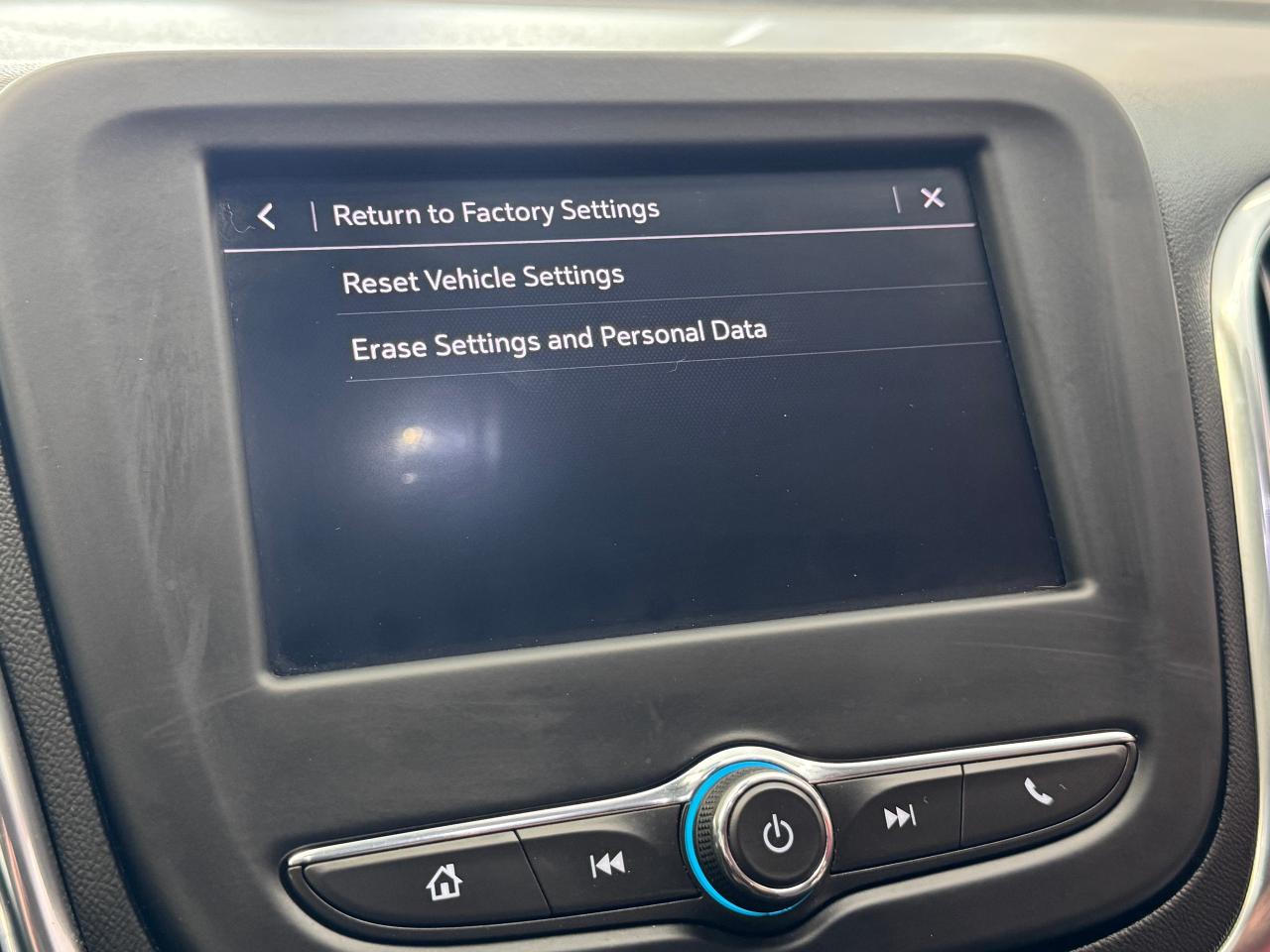 2022 Chevrolet Equinox LS+New Tires & Brakes+Collision Alert+CLEAN CARFAX - Photo #35