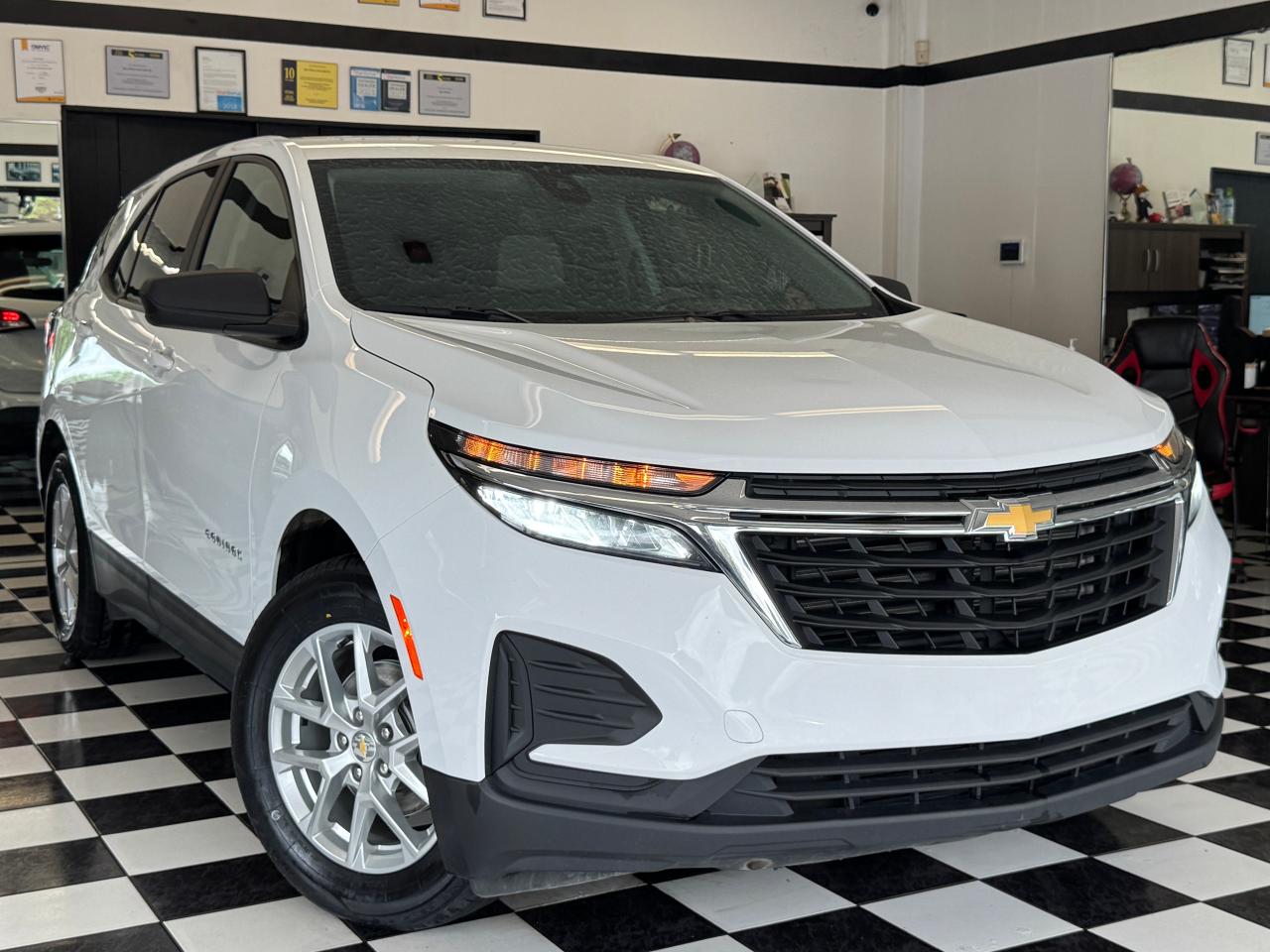 2022 Chevrolet Equinox LS+New Tires & Brakes+Collision Alert+CLEAN CARFAX Photo18