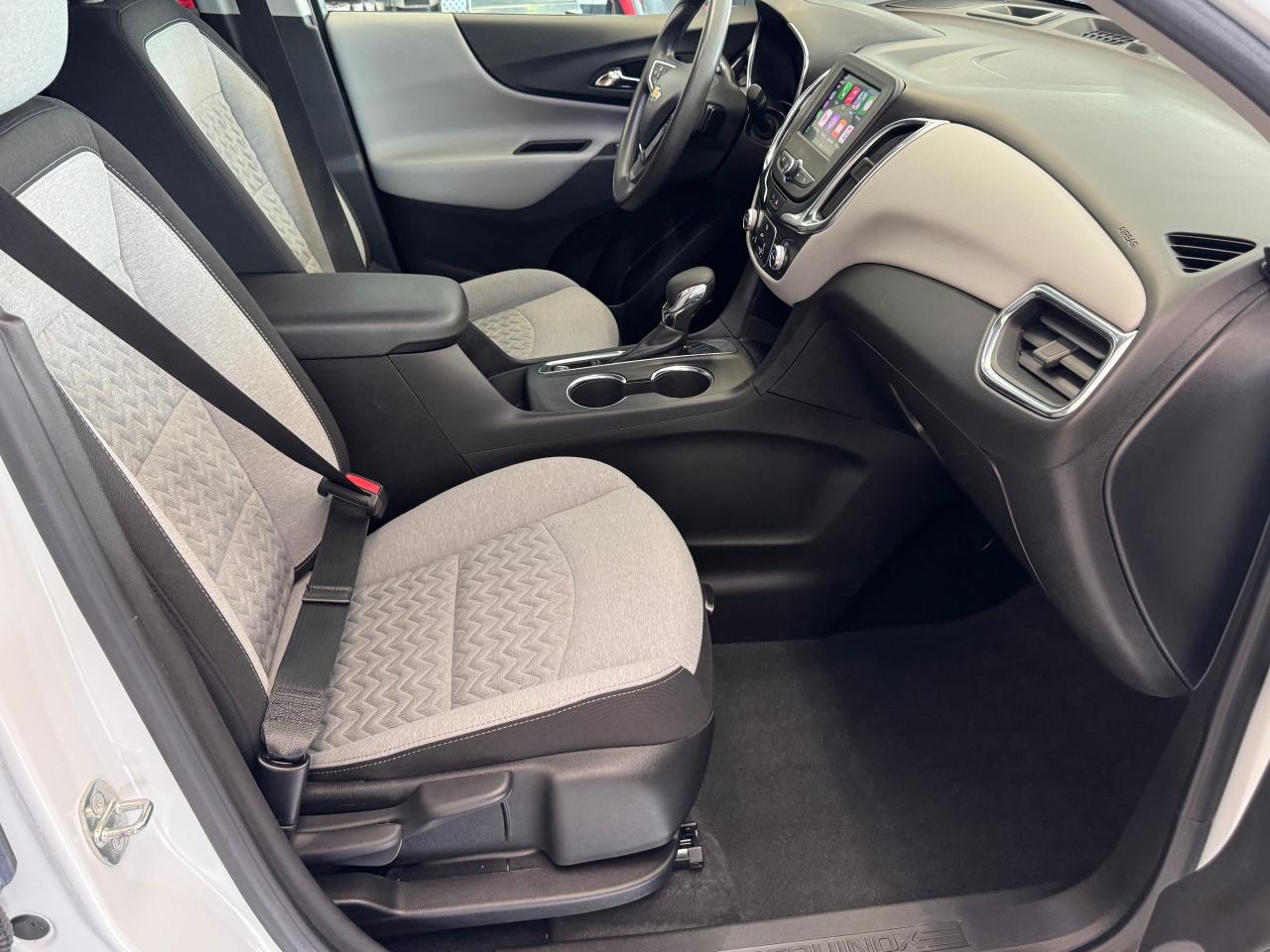 2022 Chevrolet Equinox LS+New Tires & Brakes+Collision Alert+CLEAN CARFAX Photo24