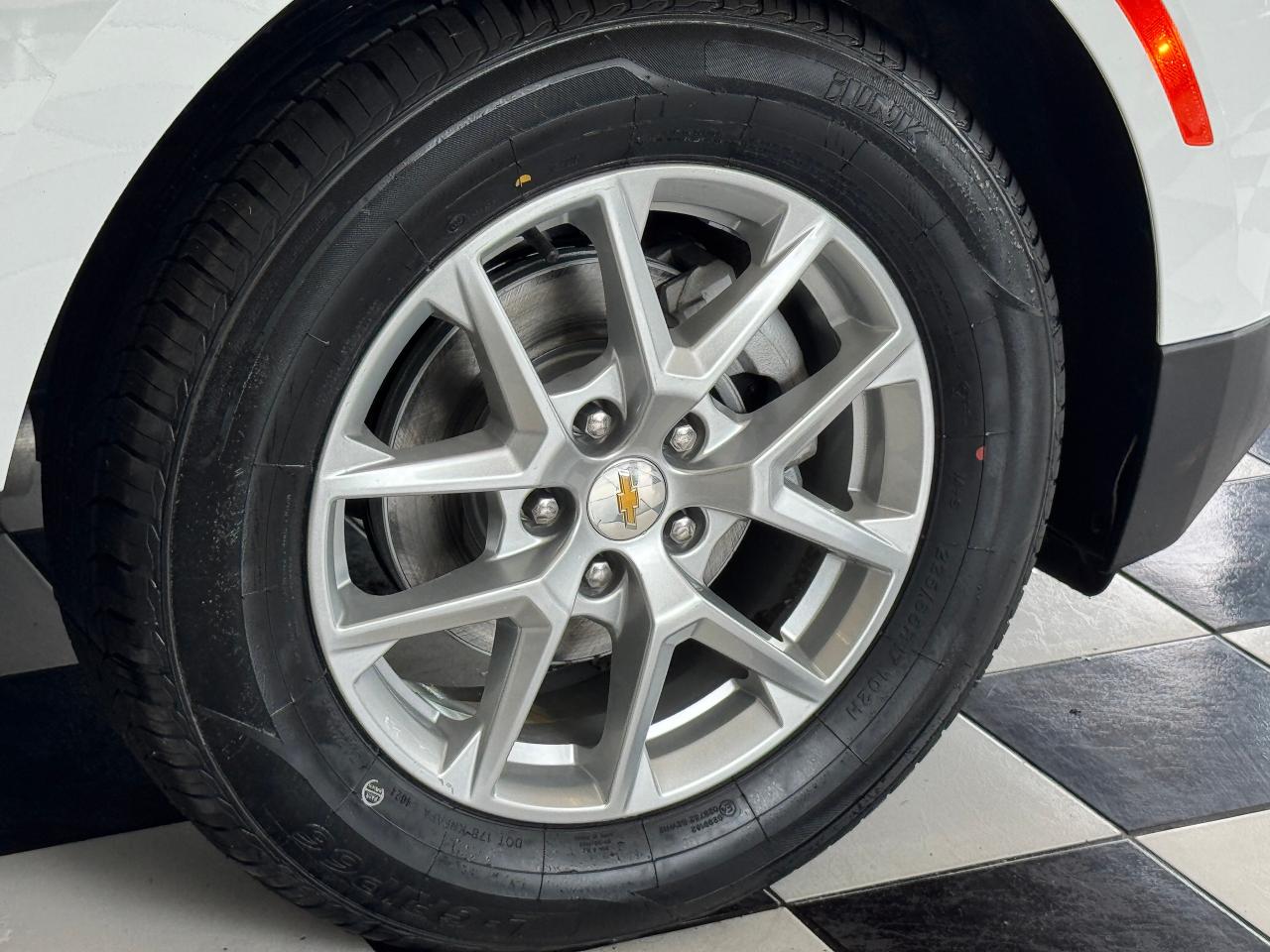 2022 Chevrolet Equinox LS+New Tires & Brakes+Collision Alert+CLEAN CARFAX Photo55
