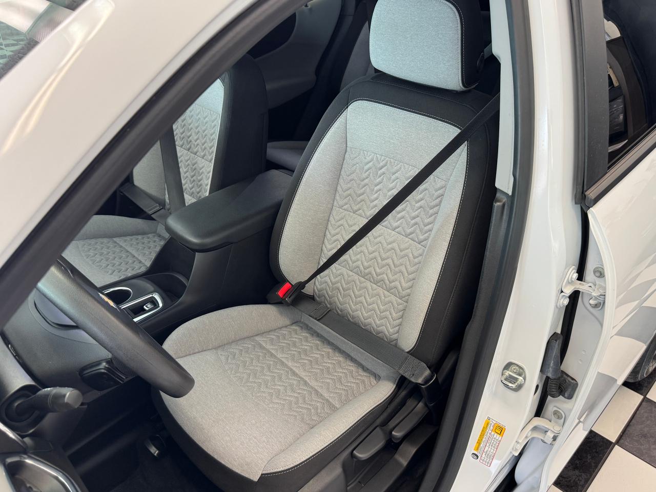 2022 Chevrolet Equinox LS+New Tires & Brakes+Collision Alert+CLEAN CARFAX Photo22