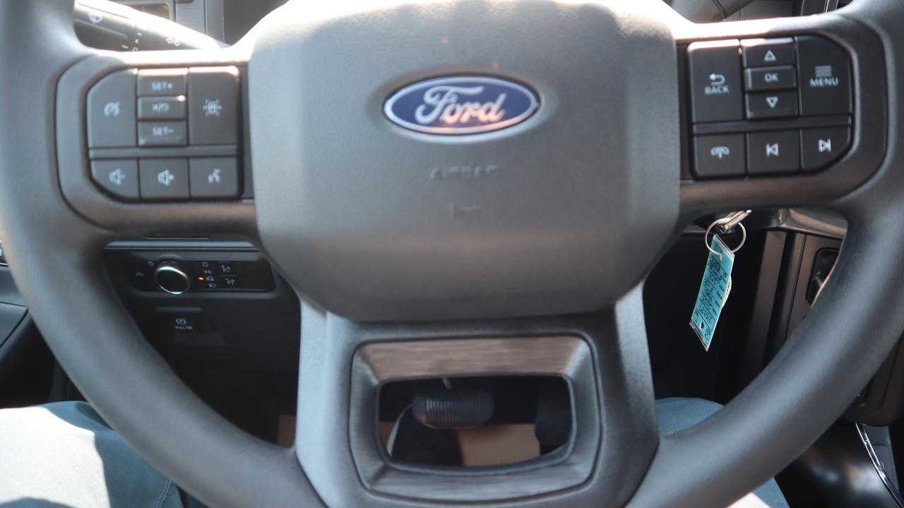 2025 Ford F-150 STX Photo5