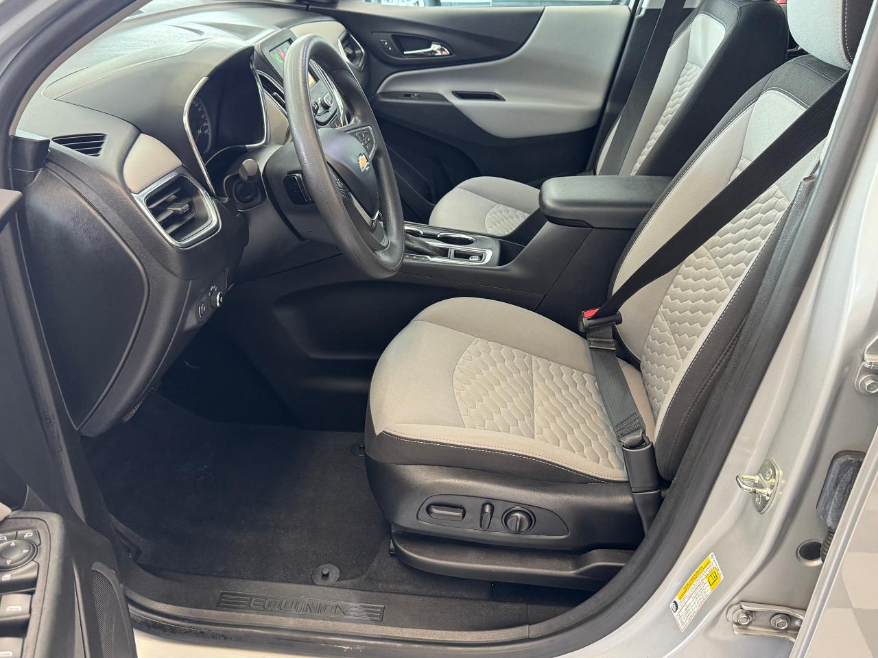 2021 Chevrolet Equinox LS AWD+New Tires+CLEAN! ONE OWNER+CLEAN CARFAX Photo90