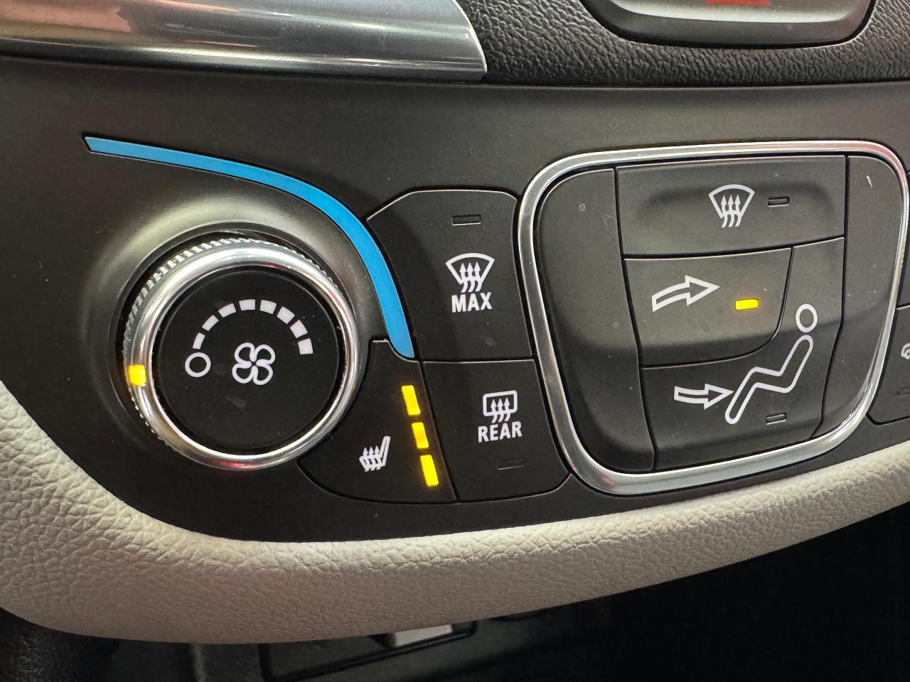 2021 Chevrolet Equinox LS AWD+New Tires+CLEAN! ONE OWNER+CLEAN CARFAX - Photo #3