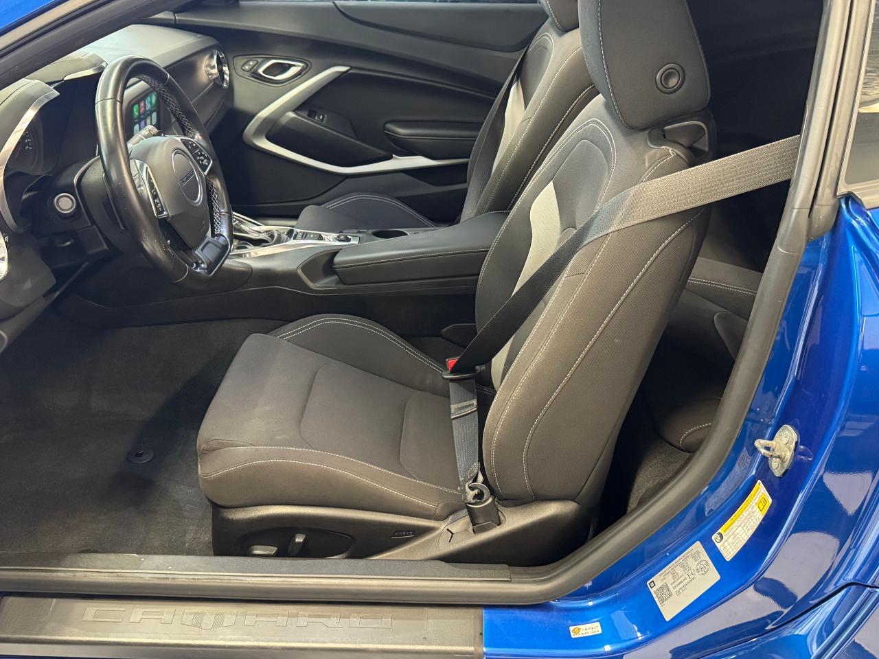 2018 Chevrolet Camaro LT RS+New Tires+Sunroof+Remote Start+CLEAN CARFAX Photo21