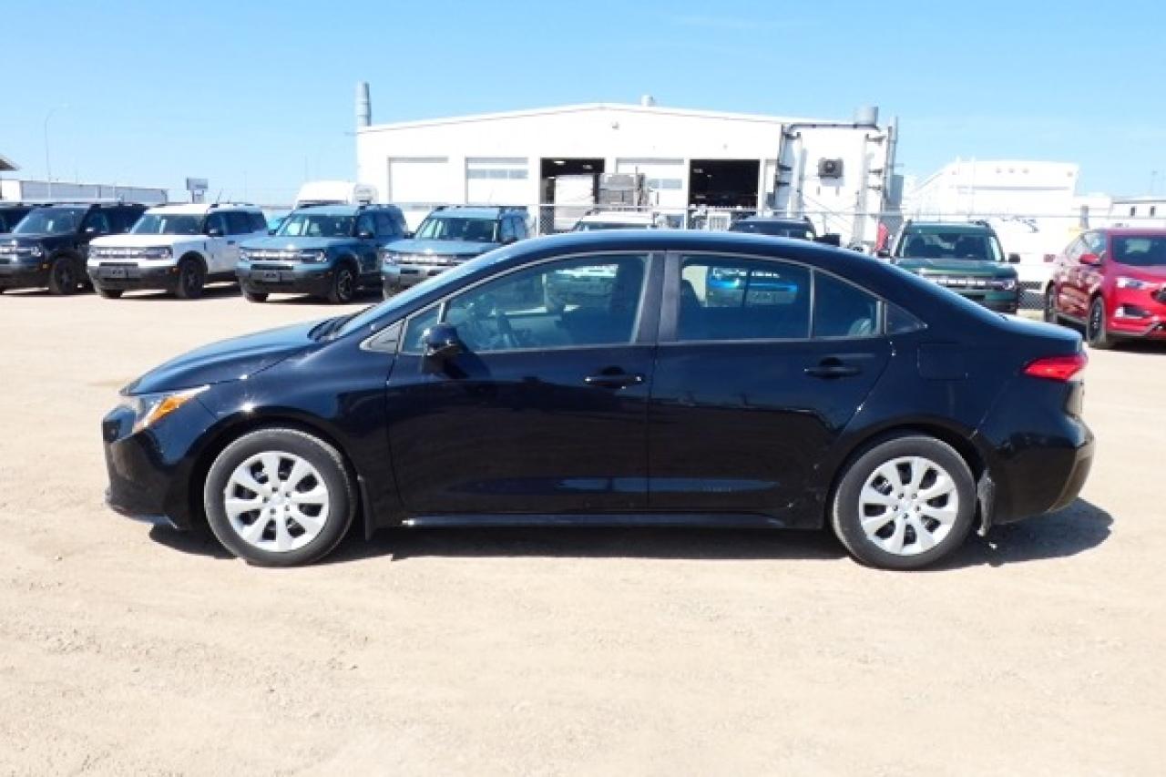 2024 Toyota Corolla LE w/Htd cloth, NAV ready, BUC