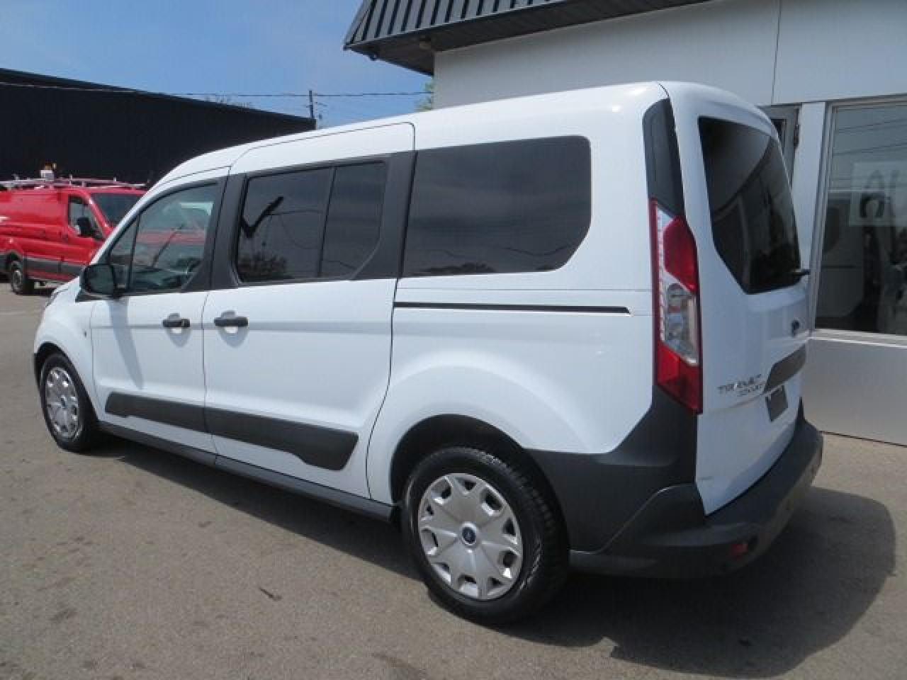 2018 Ford Transit Connect CERTIFIED, VERSATILE PASSENGERS & CARGO CONNECT - Photo #5