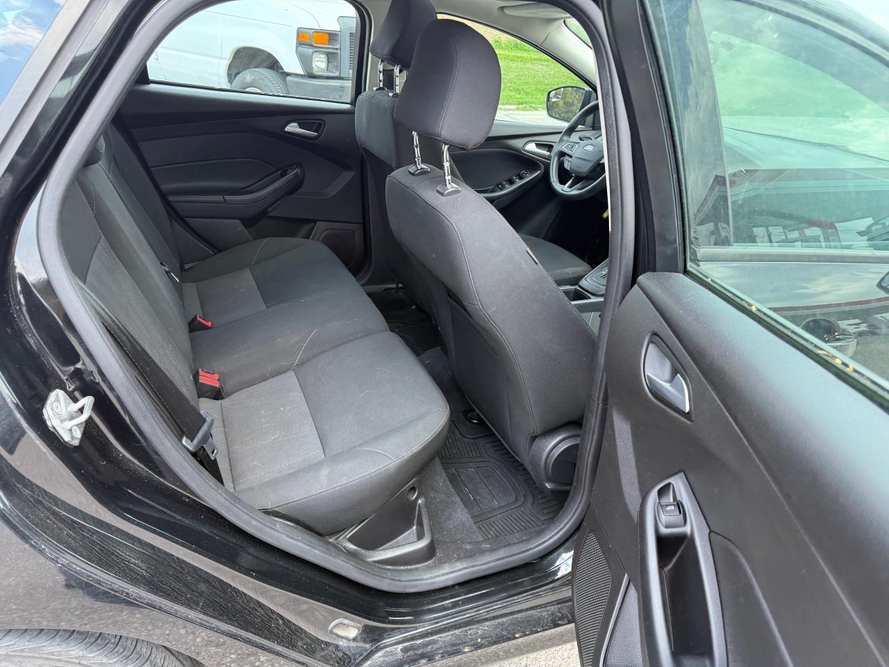 2015 Ford Focus SE Sunroof back up camera extra winter tires with rims - Photo #16