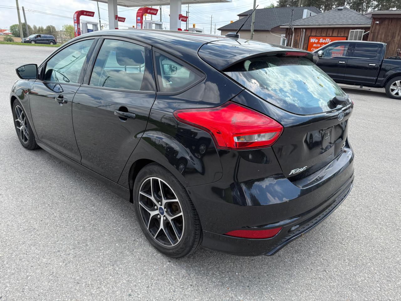 2015 Ford Focus SE Sunroof back up camera extra winter tires with rims - Photo #11
