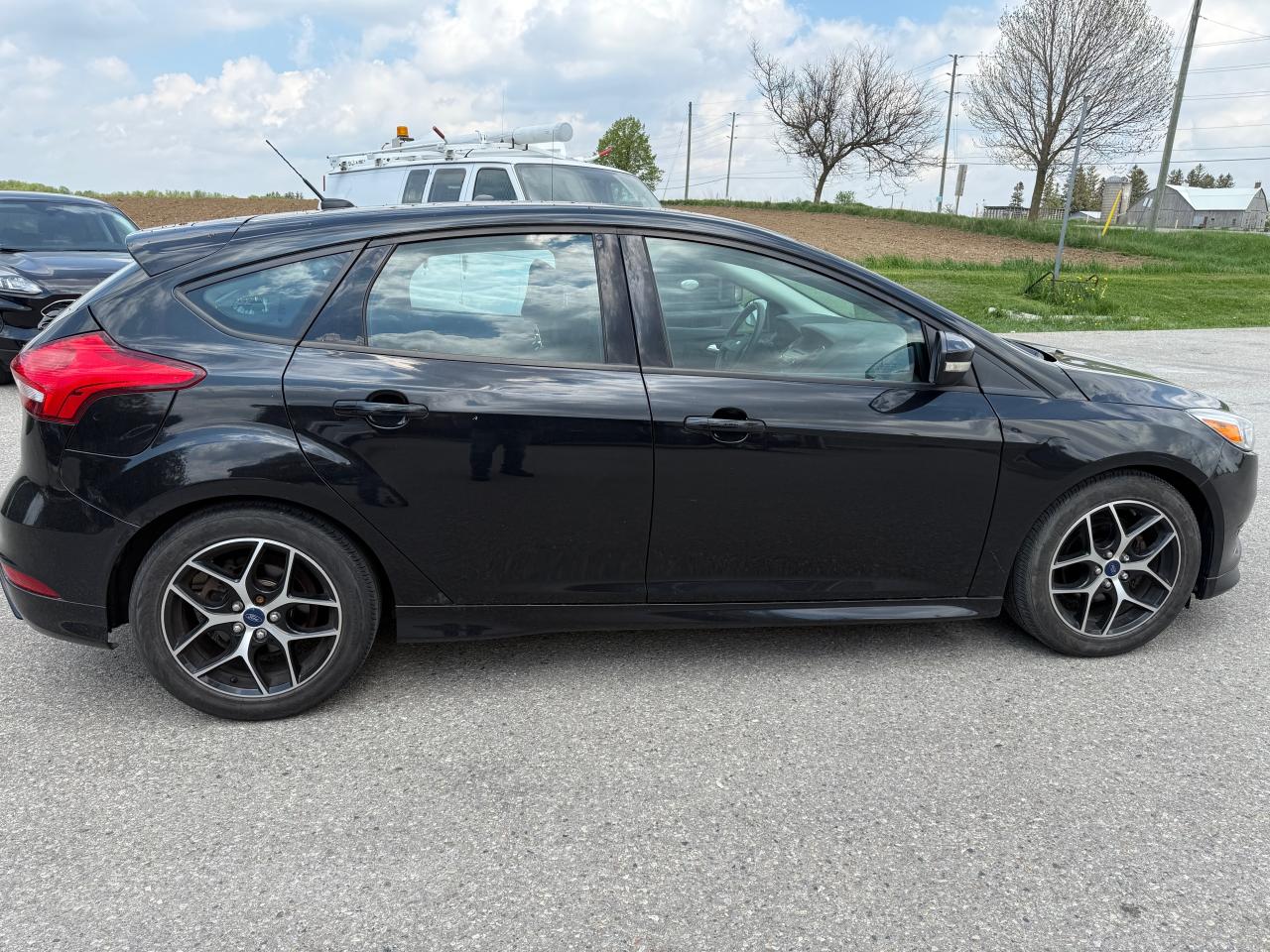 2015 Ford Focus SE Sunroof back up camera extra winter tires with rims - Photo #15