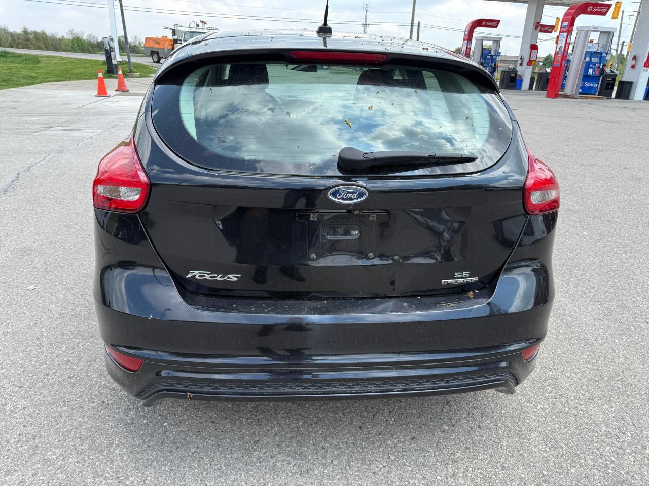 2015 Ford Focus SE Sunroof back up camera extra winter tires with rims - Photo #13