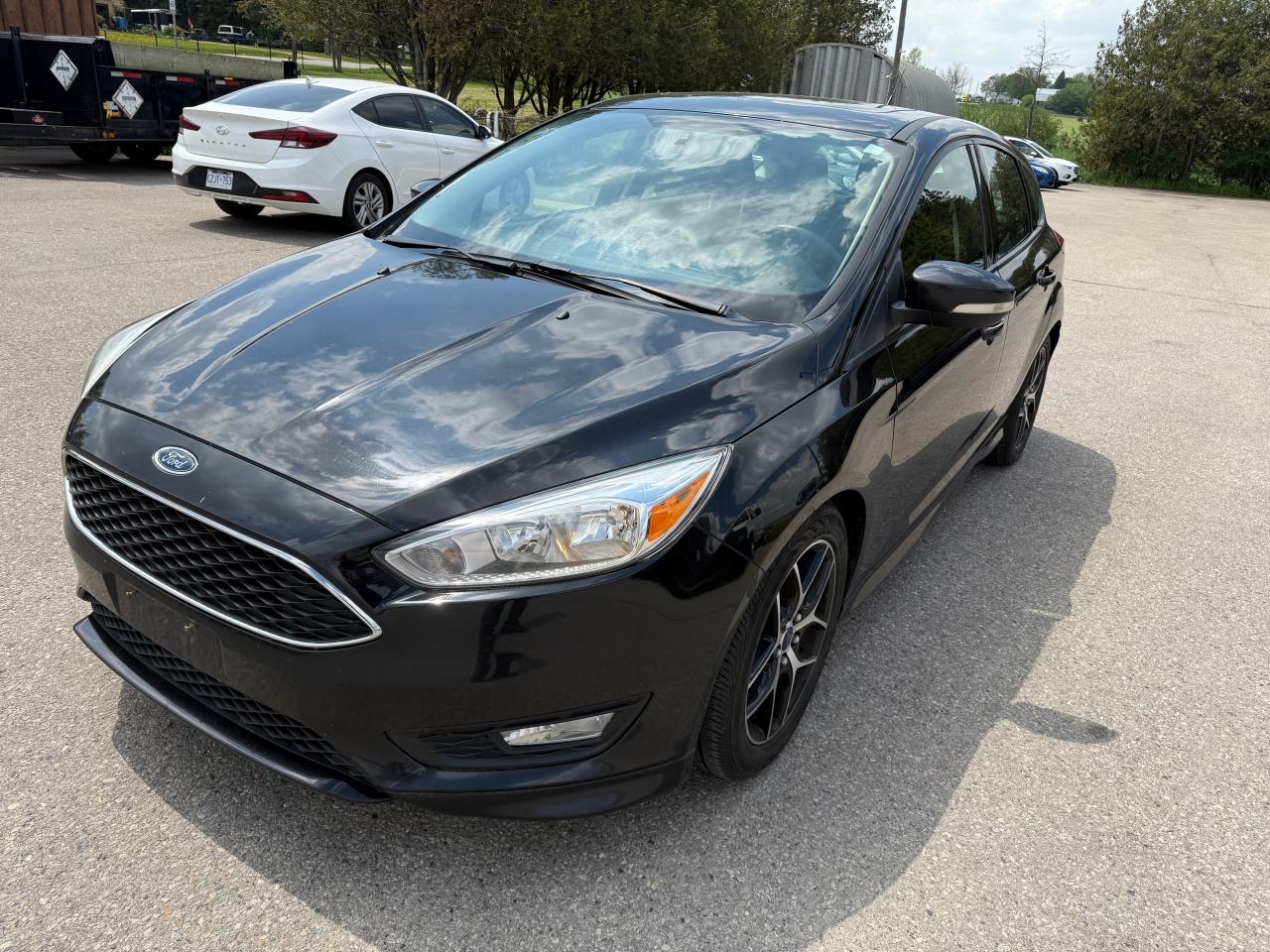 2015 Ford Focus SE Sunroof back up camera extra winter tires with rims - Photo #3