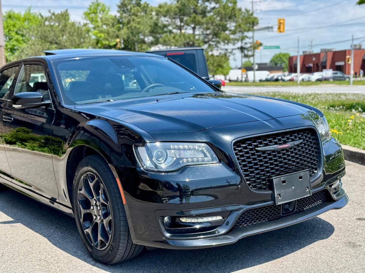 2023 Chrysler 300 300S Photo3
