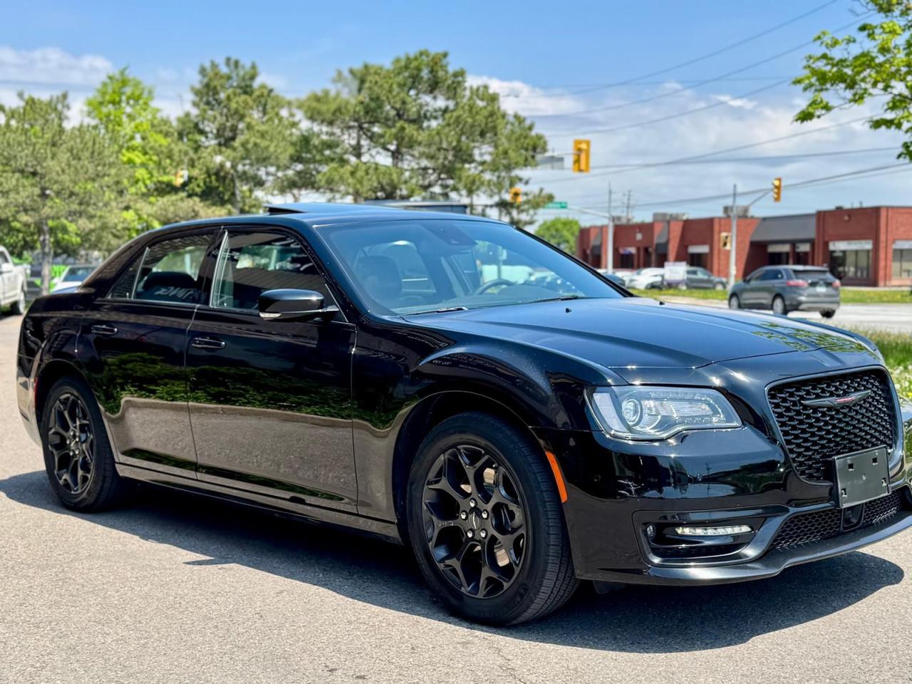 2023 Chrysler 300 300S Photo4