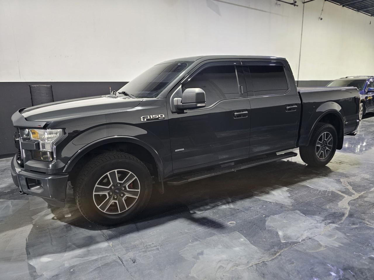 2016 Ford F-150 4WD SUPERCREW 145" XLT - Photo #2