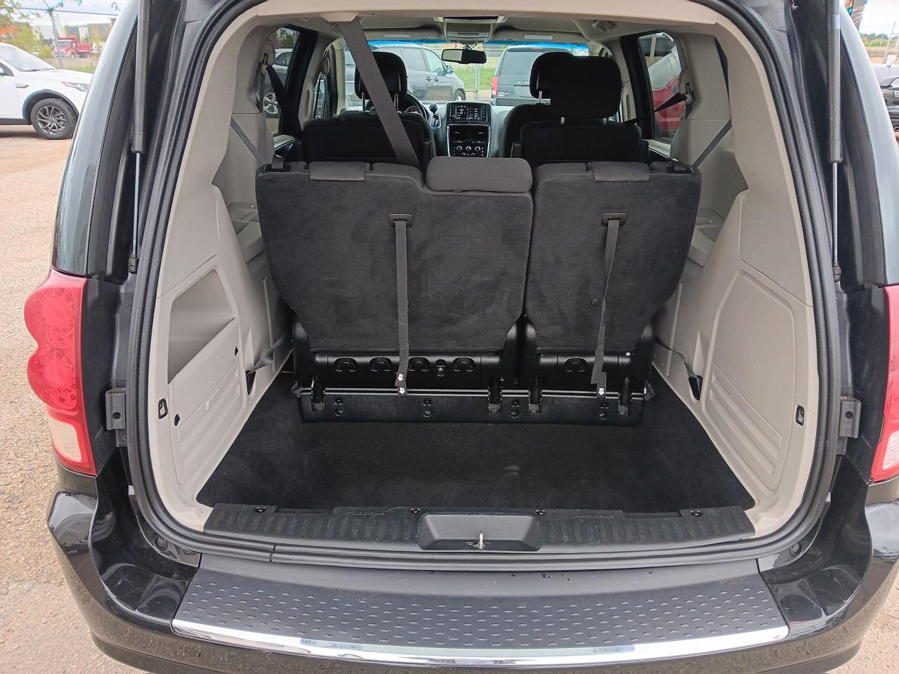 2017 Dodge Grand Caravan SXT, DVD, BU Cam 7 Pass Sto N Go - Photo #8