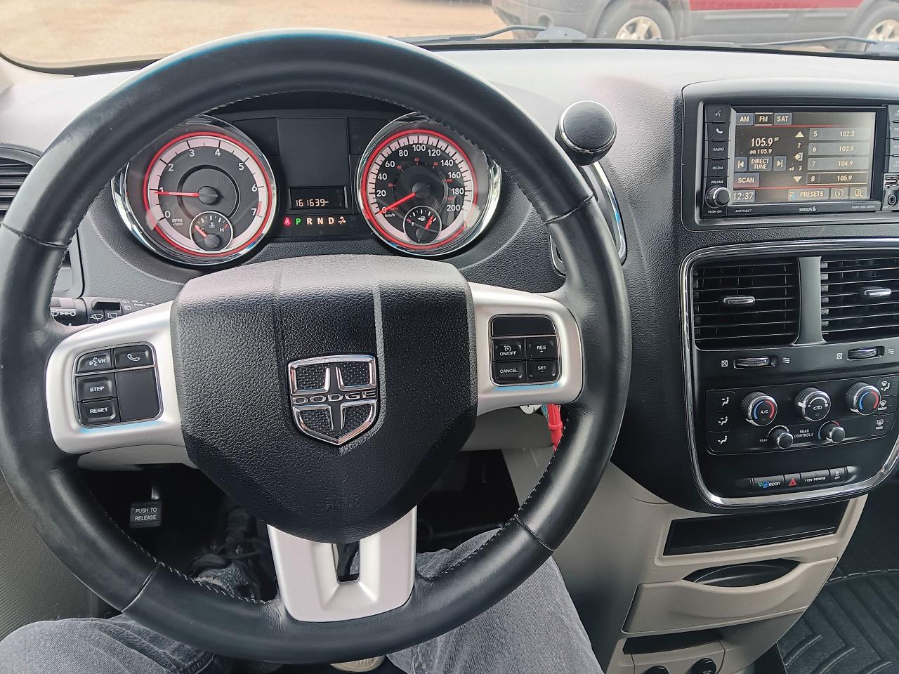 2017 Dodge Grand Caravan SXT, DVD, BU Cam 7 Pass Sto N Go - Photo #11