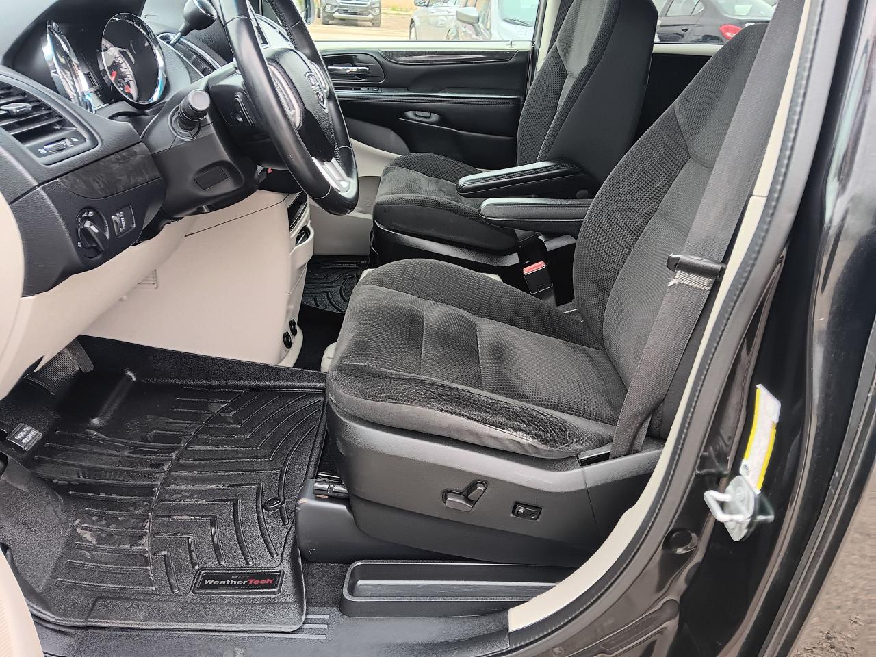 2017 Dodge Grand Caravan SXT, DVD, BU Cam 7 Pass Sto N Go - Photo #14