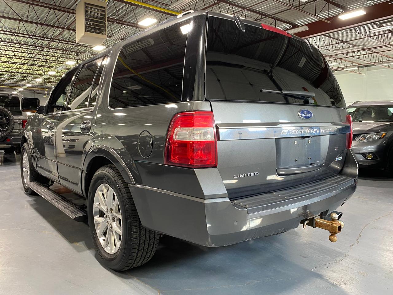 2017 Ford Expedition Limited  - Photo #3