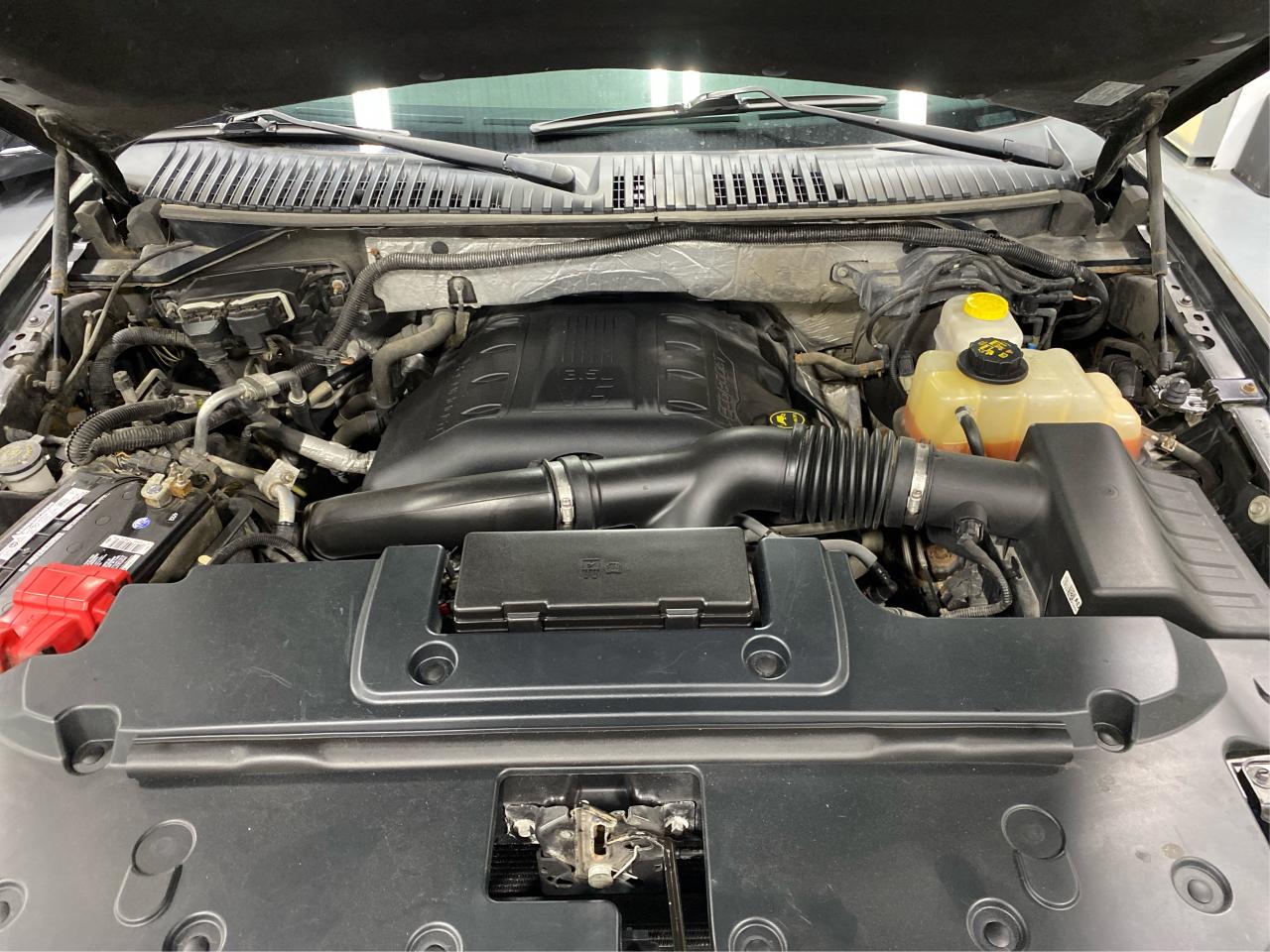 2017 Ford Expedition Limited  Photo