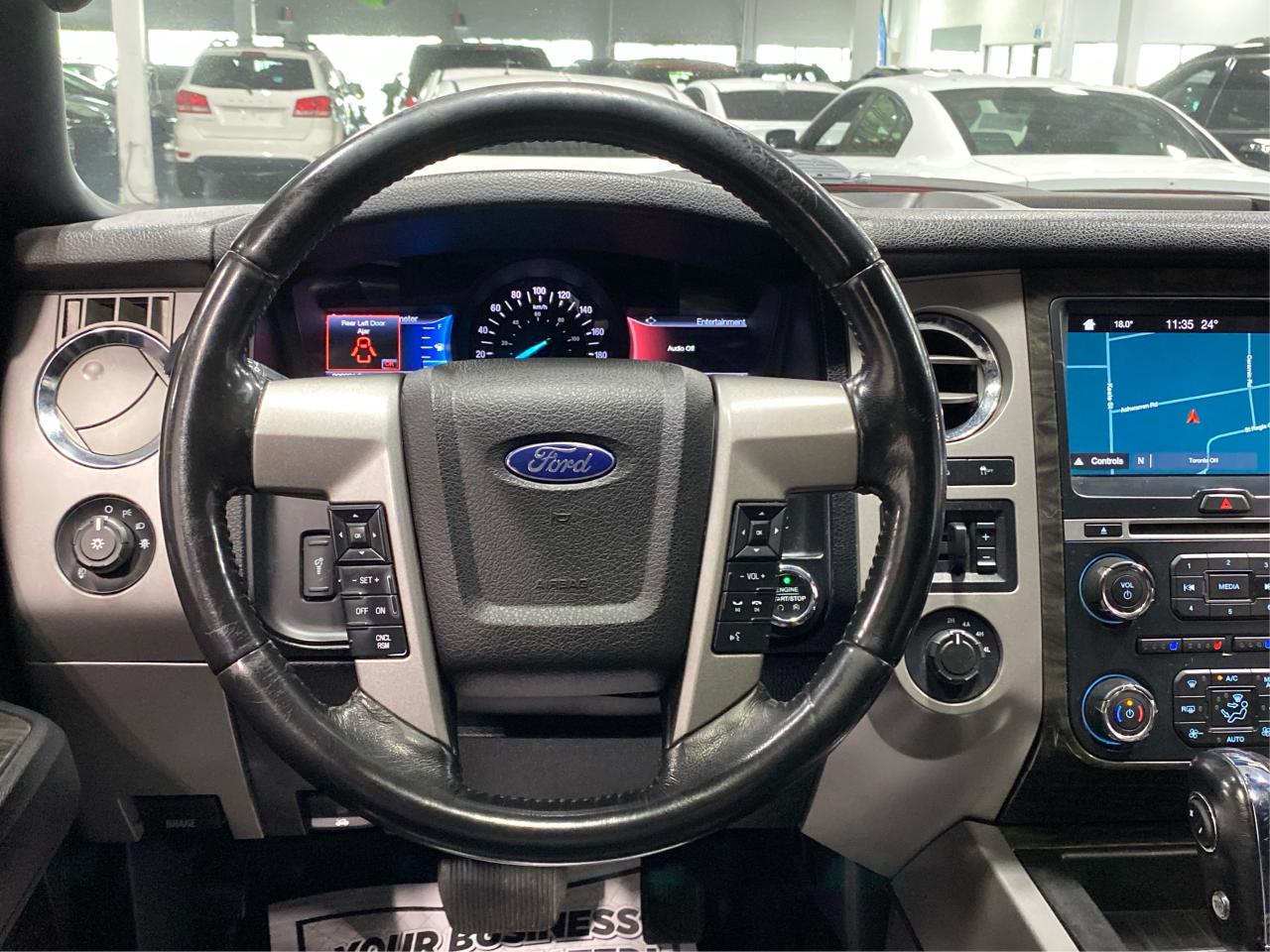 2017 Ford Expedition Limited  Photo