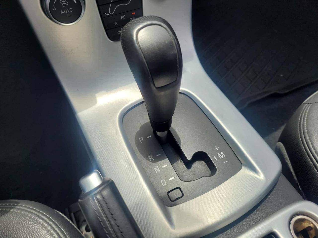 2011 Volvo S40 Level III R-Design Photo13