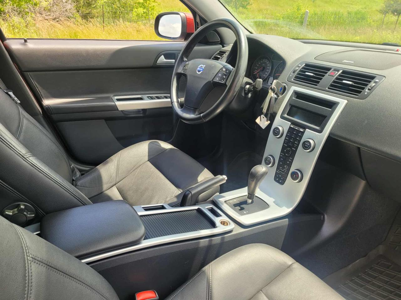 2011 Volvo S40 Level III R-Design Photo7
