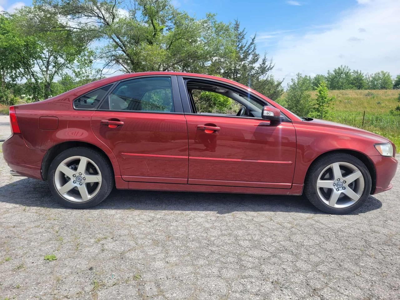 2011 Volvo S40 Level III R-Design Photo2