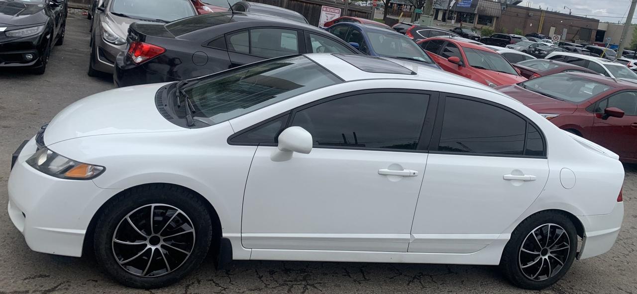 2011 Honda Civic SE Photo4