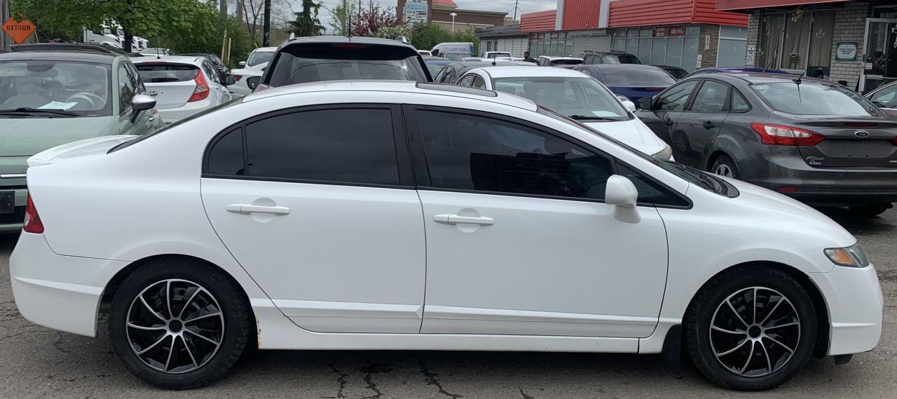 2011 Honda Civic SE Photo3