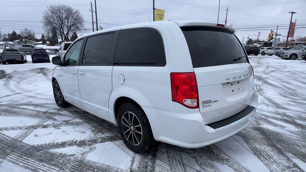 2019 Dodge Grand Caravan GT 3RD ROW 7 PASSENGER!! HEATED LEATHER SEATS/STEERING WHEEL, BACK UP CAM, SIRIUS XM, POWER SLIDING DOO Photo