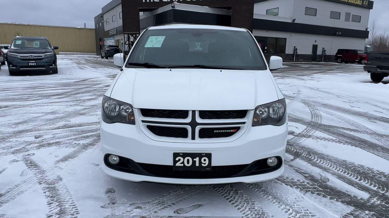 2019 Dodge Grand Caravan GT 3RD ROW 7 PASSENGER!! HEATED LEATHER SEATS/STEERING WHEEL, BACK UP CAM, SIRIUS XM, POWER SLIDING DOO Photo