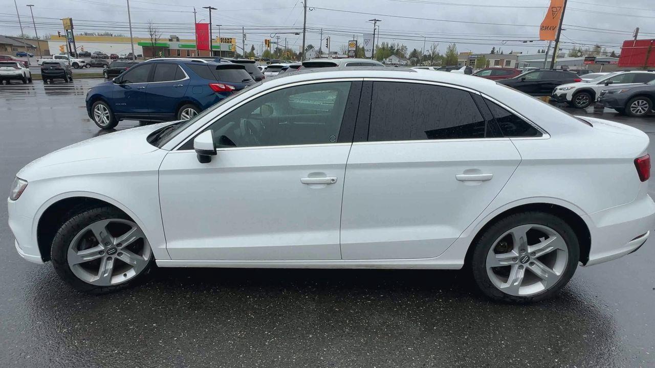 2018 Audi A3 2.0T Komfort HEATED LEATHER SEATS, MOONROOF, BACK UP CAM, SIRIUS XM, CRUISE CONTROL!! Photo4
