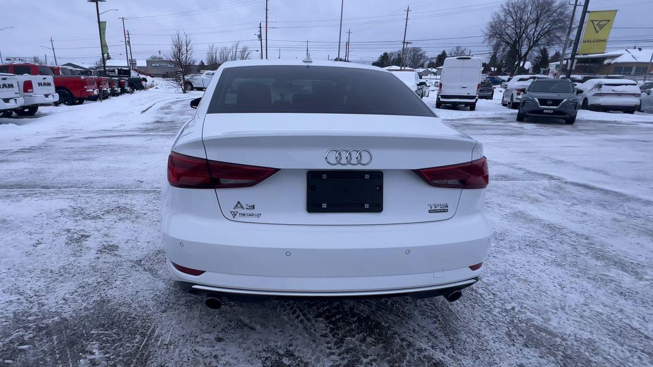 2018 Audi A3 2.0T Komfort HEATED LEATHER SEATS, MOONROOF, BACK UP CAM, SIRIUS XM, CRUISE CONTROL!! Photo