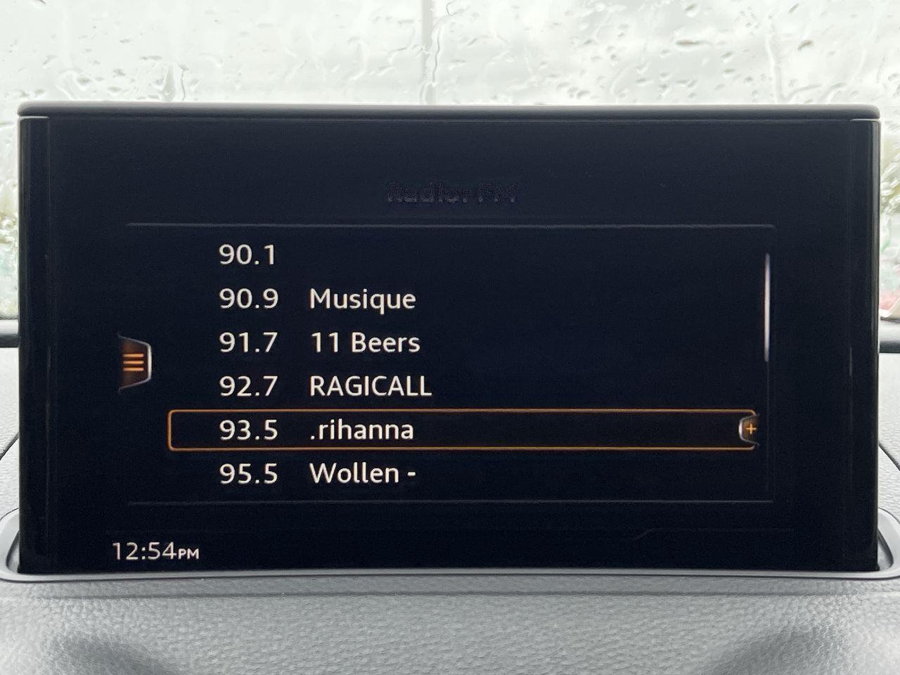 2018 Audi A3 2.0T Komfort HEATED LEATHER SEATS, MOONROOF, BACK UP CAM, SIRIUS XM, CRUISE CONTROL!! Photo