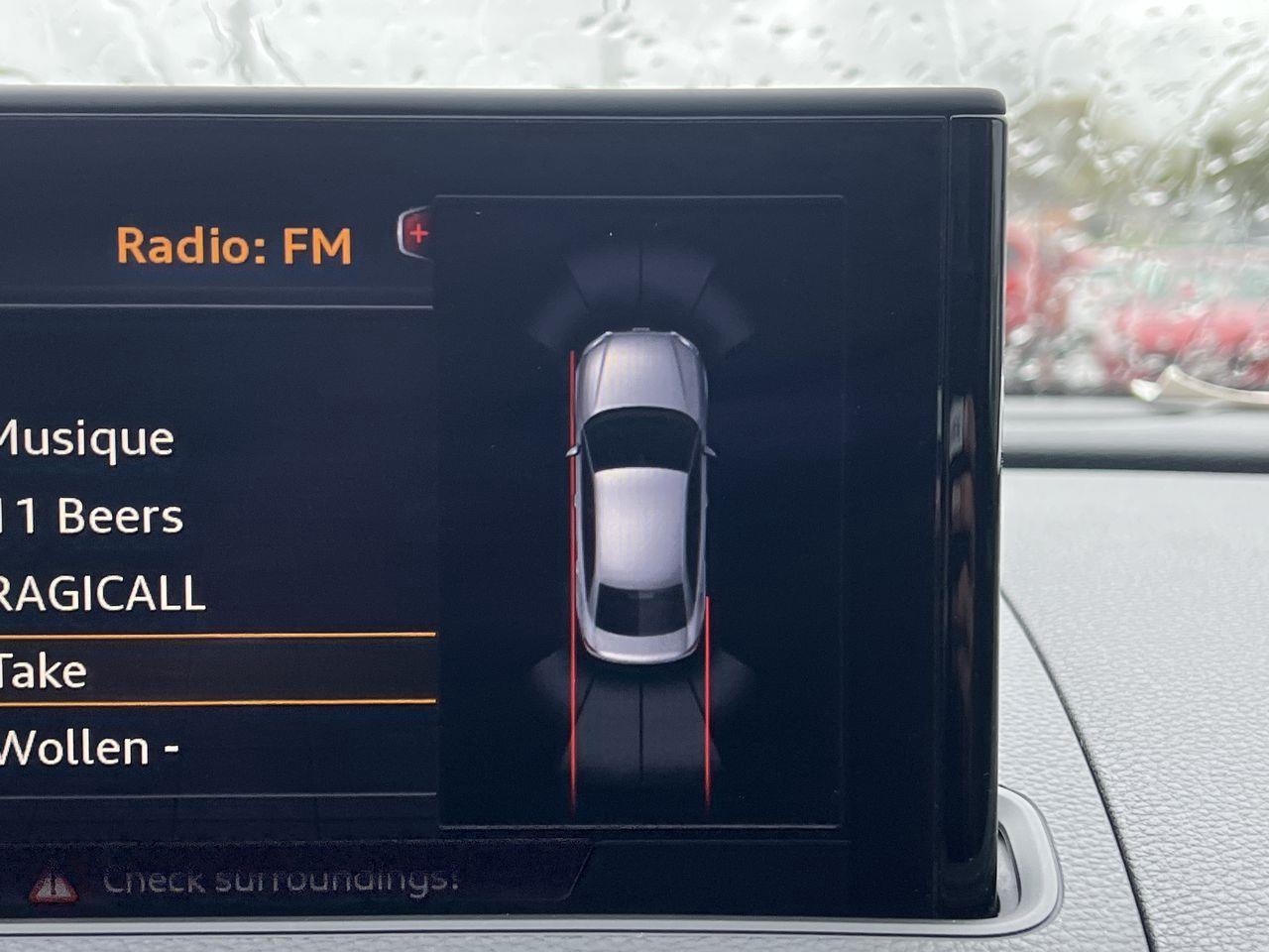 2018 Audi A3 2.0T Komfort HEATED LEATHER SEATS, MOONROOF, BACK UP CAM, SIRIUS XM, CRUISE CONTROL!! Photo