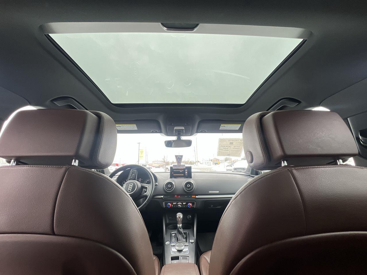 2018 Audi A3 2.0T Komfort HEATED LEATHER SEATS, MOONROOF, BACK UP CAM, SIRIUS XM, CRUISE CONTROL!! Photo