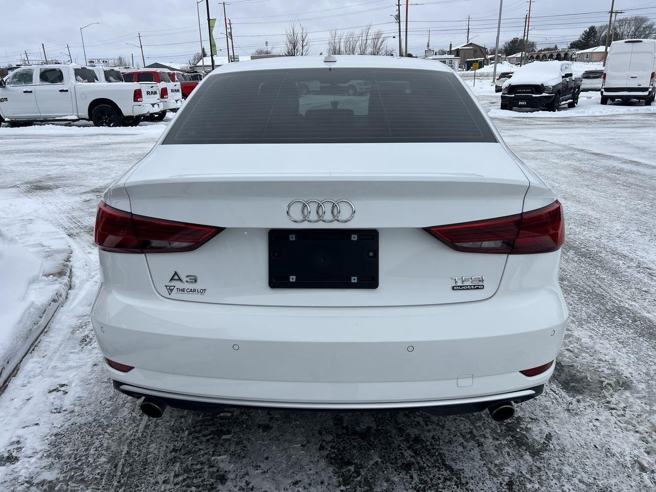 2018 Audi A3 2.0T Komfort HEATED LEATHER SEATS, MOONROOF, BACK UP CAM, SIRIUS XM, CRUISE CONTROL!! Photo