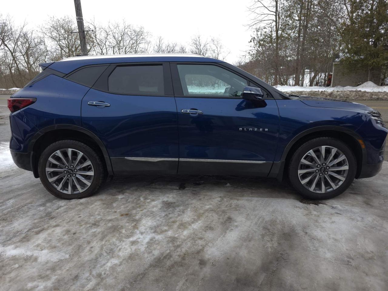 2023 Chevrolet Blazer Premier AWD! TAN LEATHER LOADED! LOW KMS! Photo3