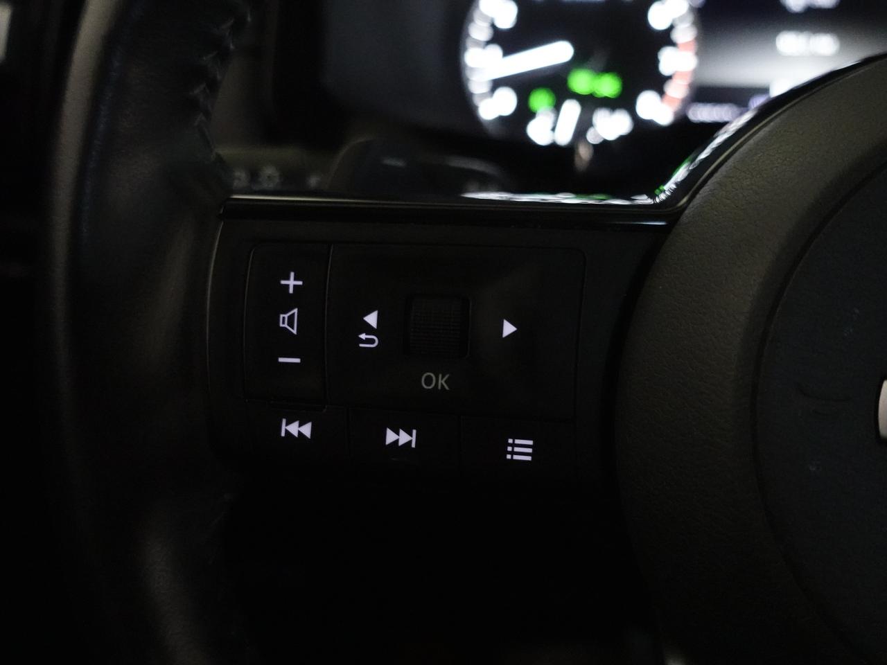 2022 Nissan Pathfinder SL | AWD | 8Pass | Nav | Sunroof | BSM | CarPlay