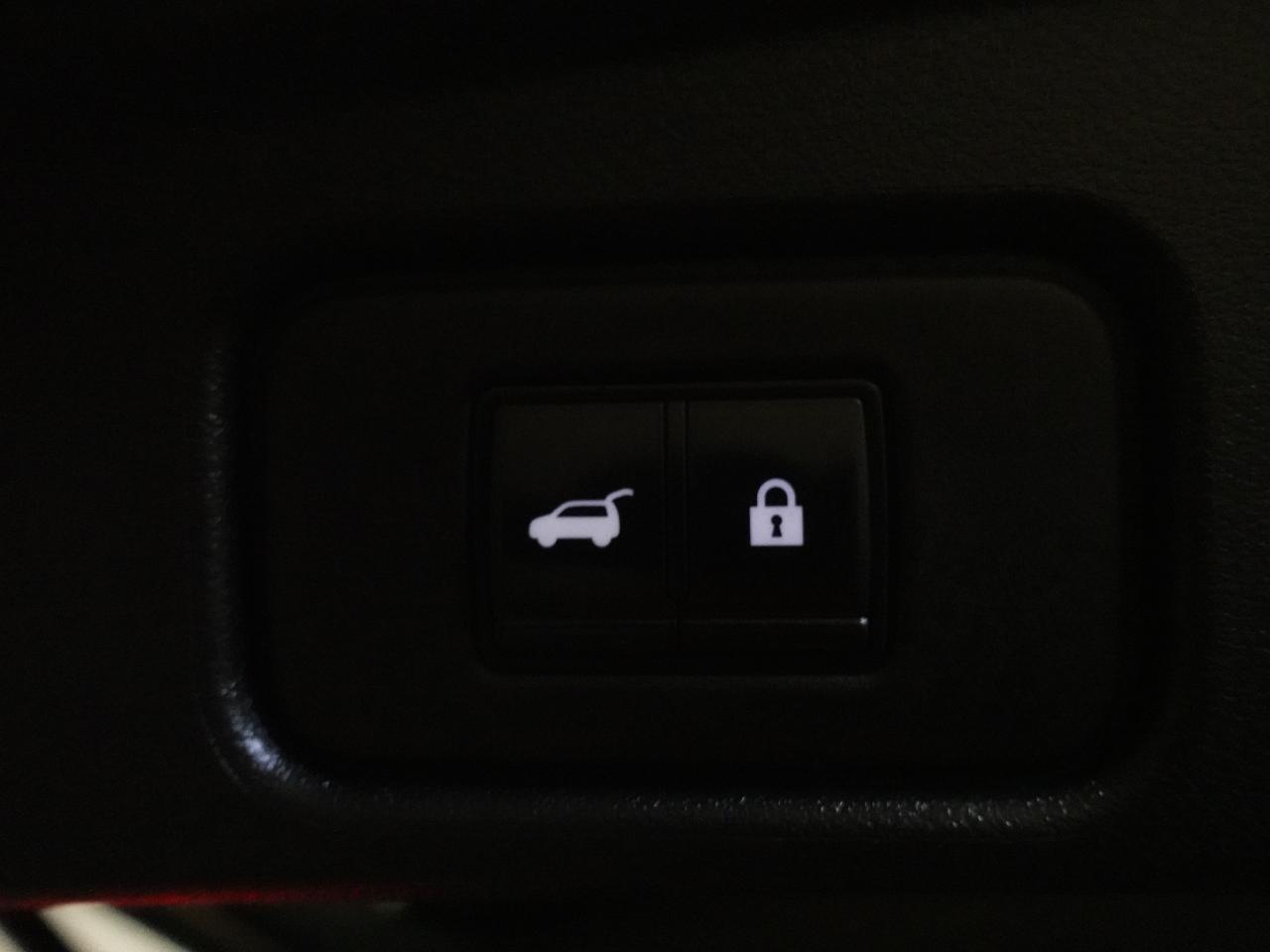 2022 Nissan Pathfinder SL | AWD | 8Pass | Nav | Sunroof | BSM | CarPlay