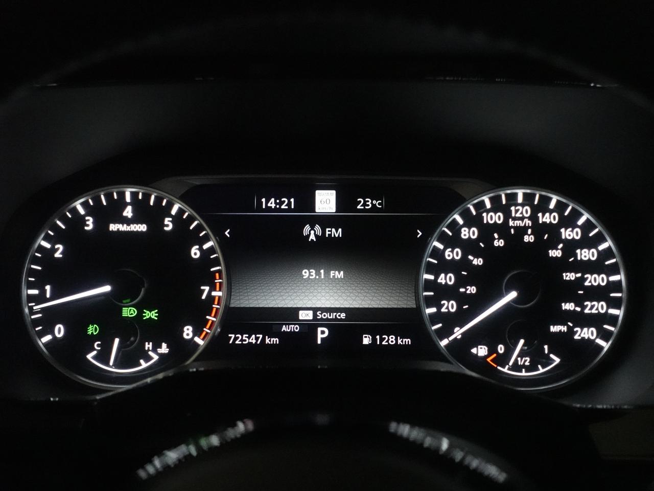 2022 Nissan Pathfinder SL | AWD | 8Pass | Nav | Sunroof | BSM | CarPlay